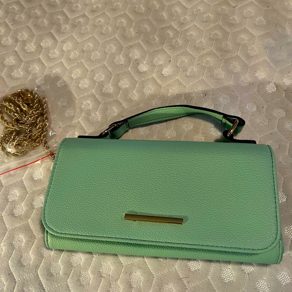 Seafoam green crossbody with gold chain